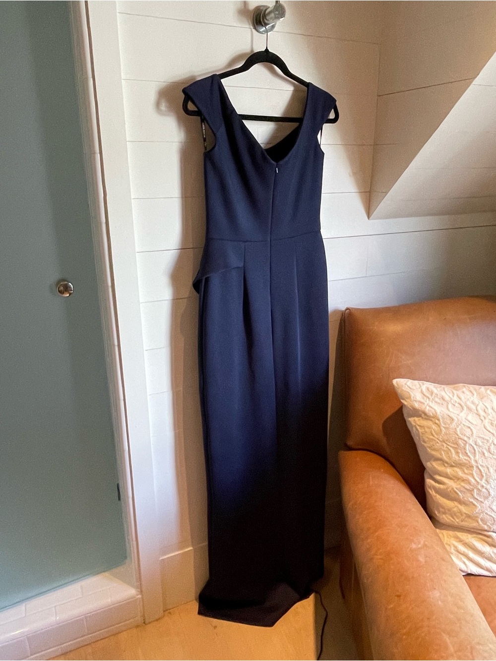 Black Halo Midnight Navy Sleeveless V-Back Maxi Gown - Picture 6 of 8